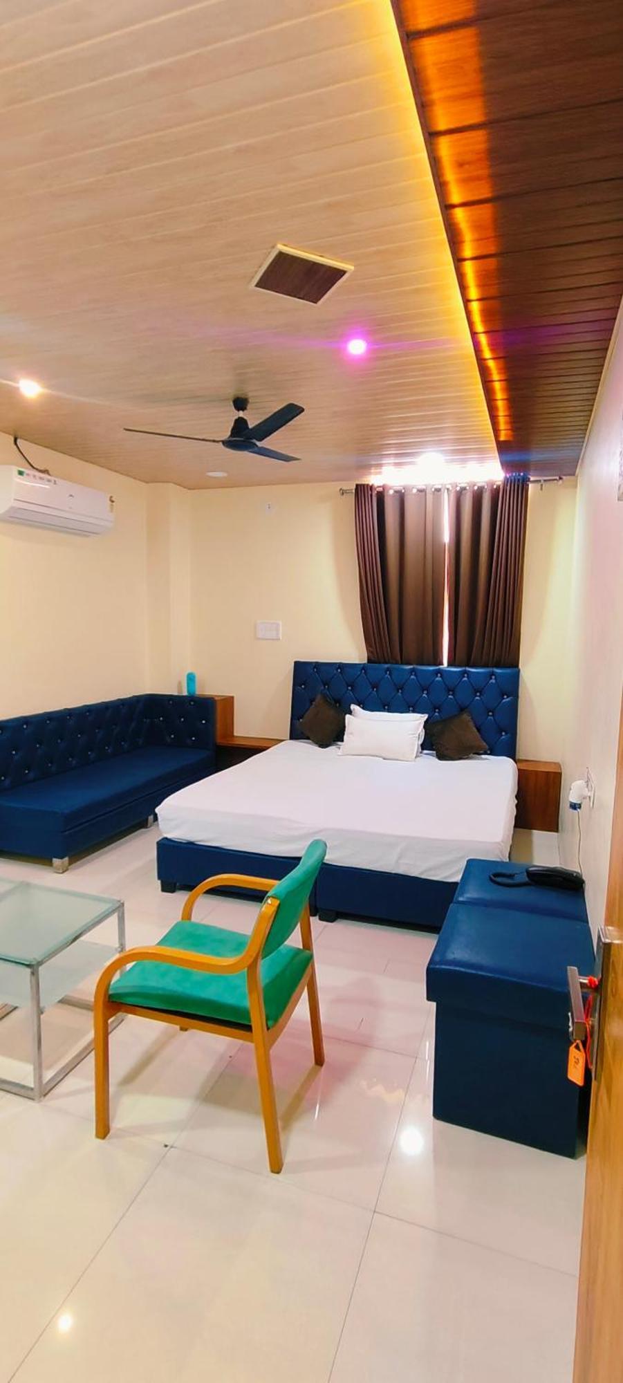 Hotel Shri Shiv Ganga Bhakt Niwas Ujjain Exterior foto
